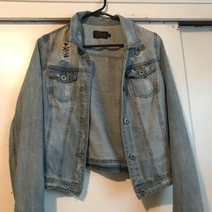 ❗️FLASH SALE❗️Ripped Denim Jacket